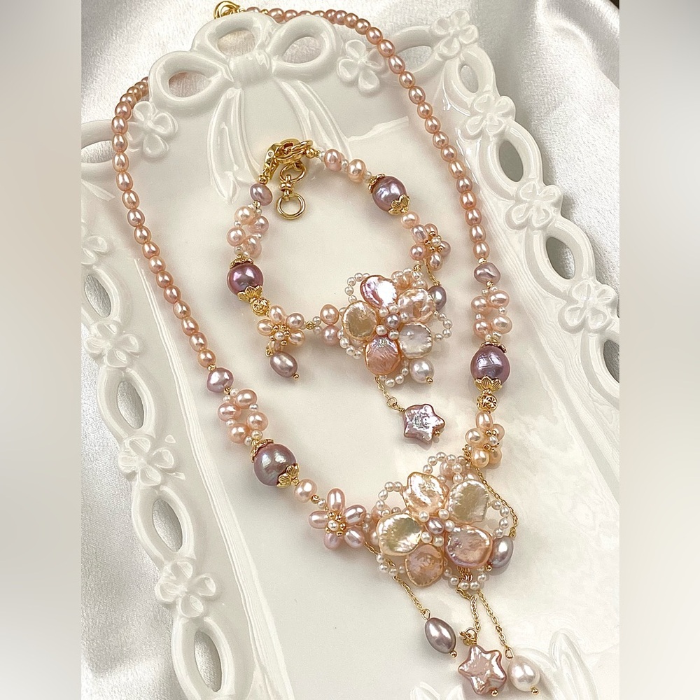S24-Premium Quality Handcrafted Petal Pearl Flower And Golden Flowers Set